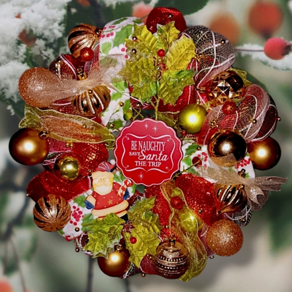 CHRISTMAS SANTA CLAUS RED & GREEN WREATH